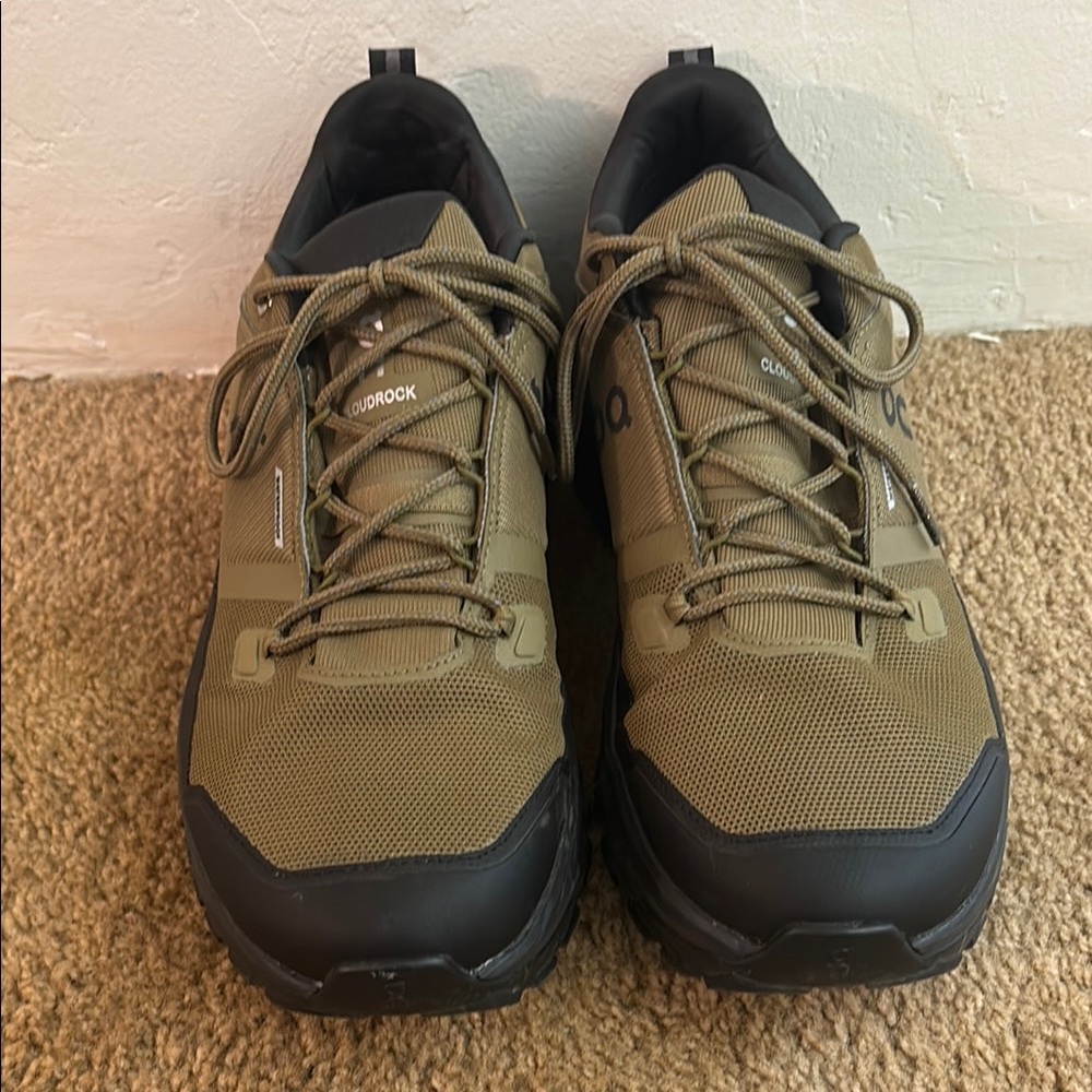 On Running Cloudrock Low waterproof